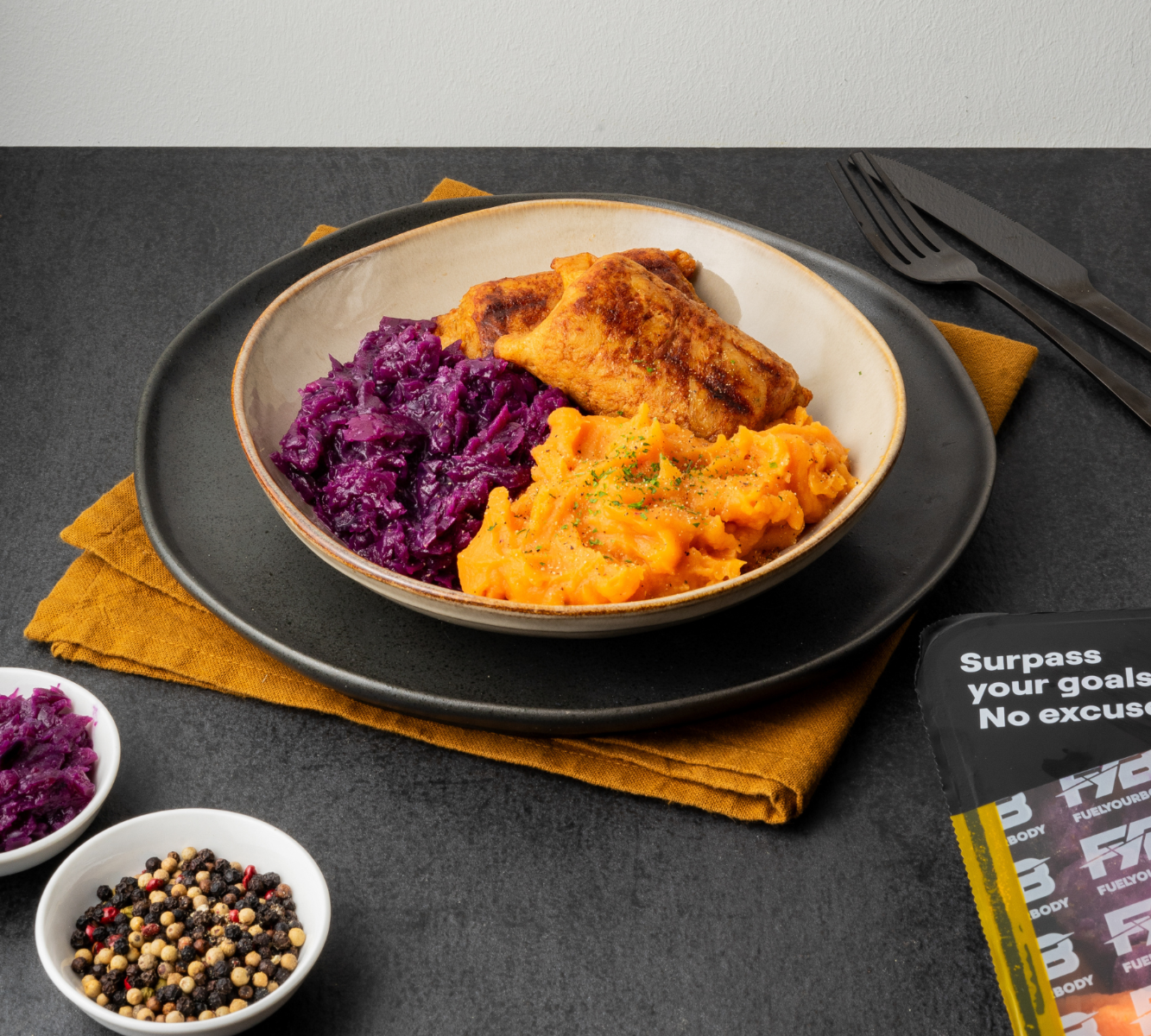 Süßkartoffelpüree - Hähnchen Hackfleisch Rolle - Apfelrotköhl (mit Gewürz) [BULK]