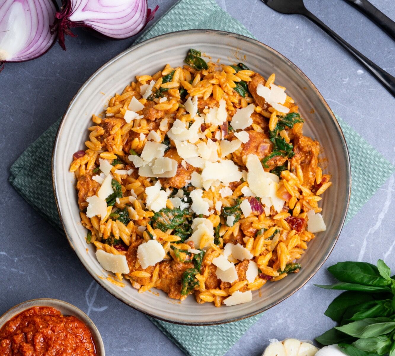 Rote Pesto Orzo - Hähnchen [BULK]