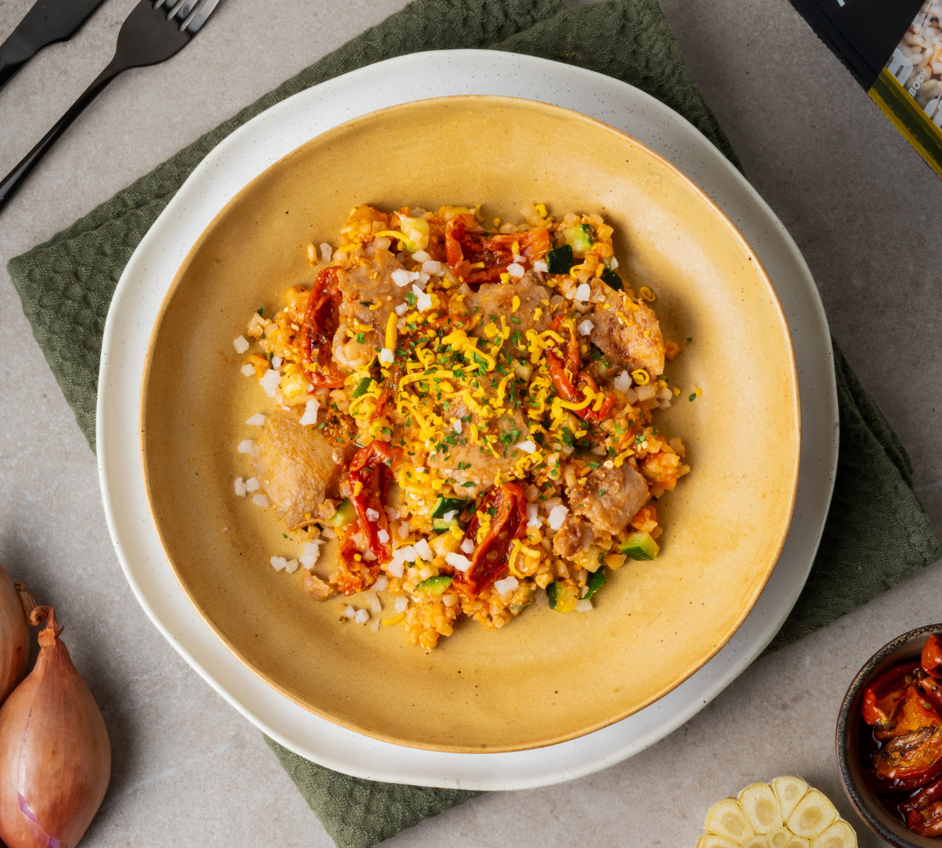 Tomaten-Blumenkohl-Risotto - Hähnchen [LOWCARB]