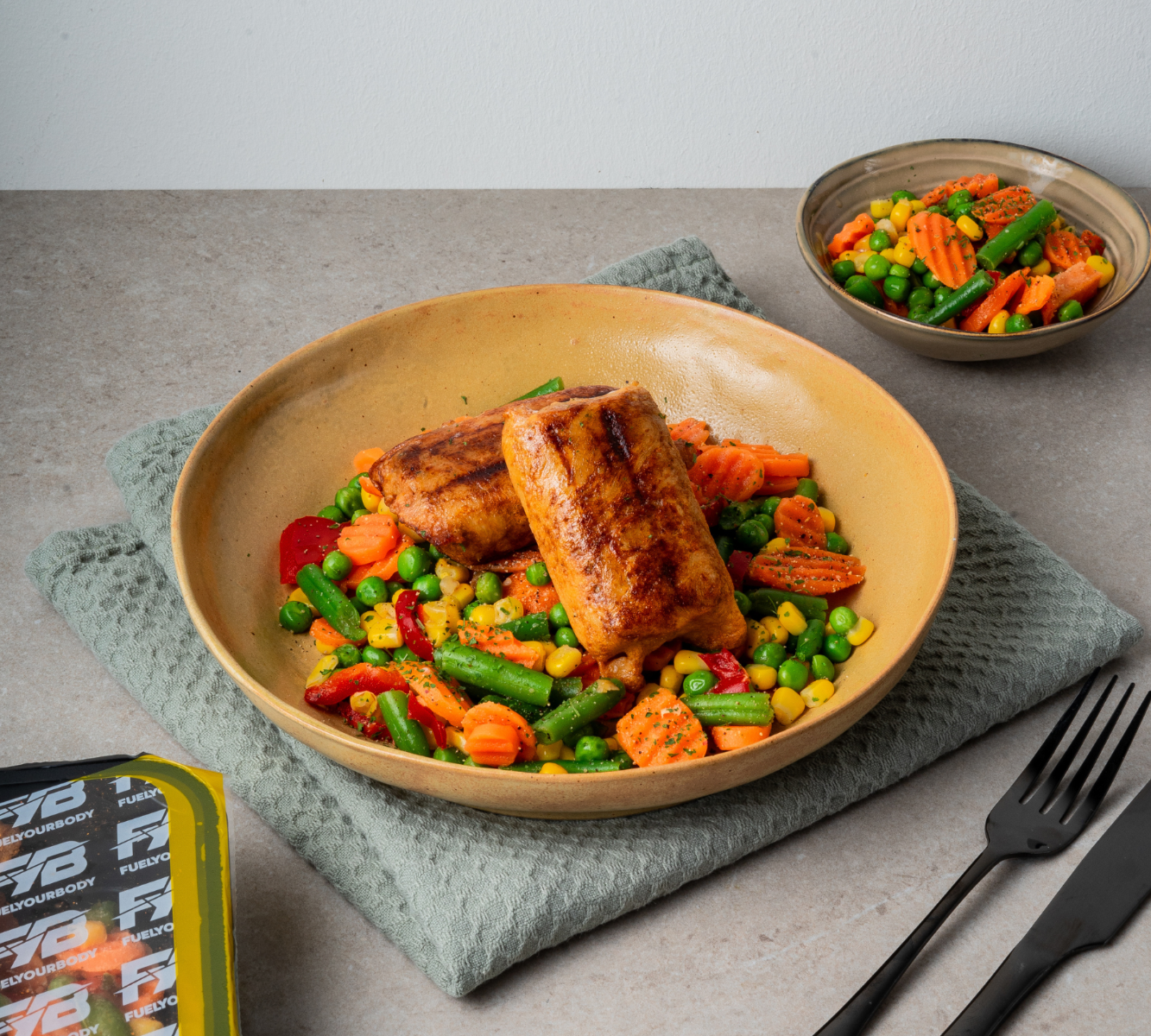 Hähnchen Hackfleisch Rolle - Balkangemüse (mit Gewürz)