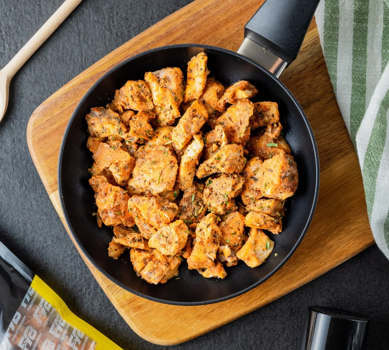 Premium Hähnchenbrust Würfeln - Piri Piri Komplett zubereitet 1KG